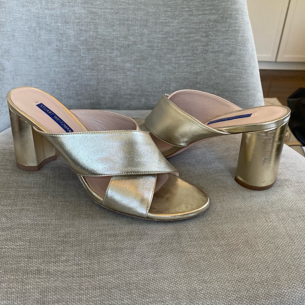 Stuart Weitzman Galen’s Sandal in Platino Matallic Napa